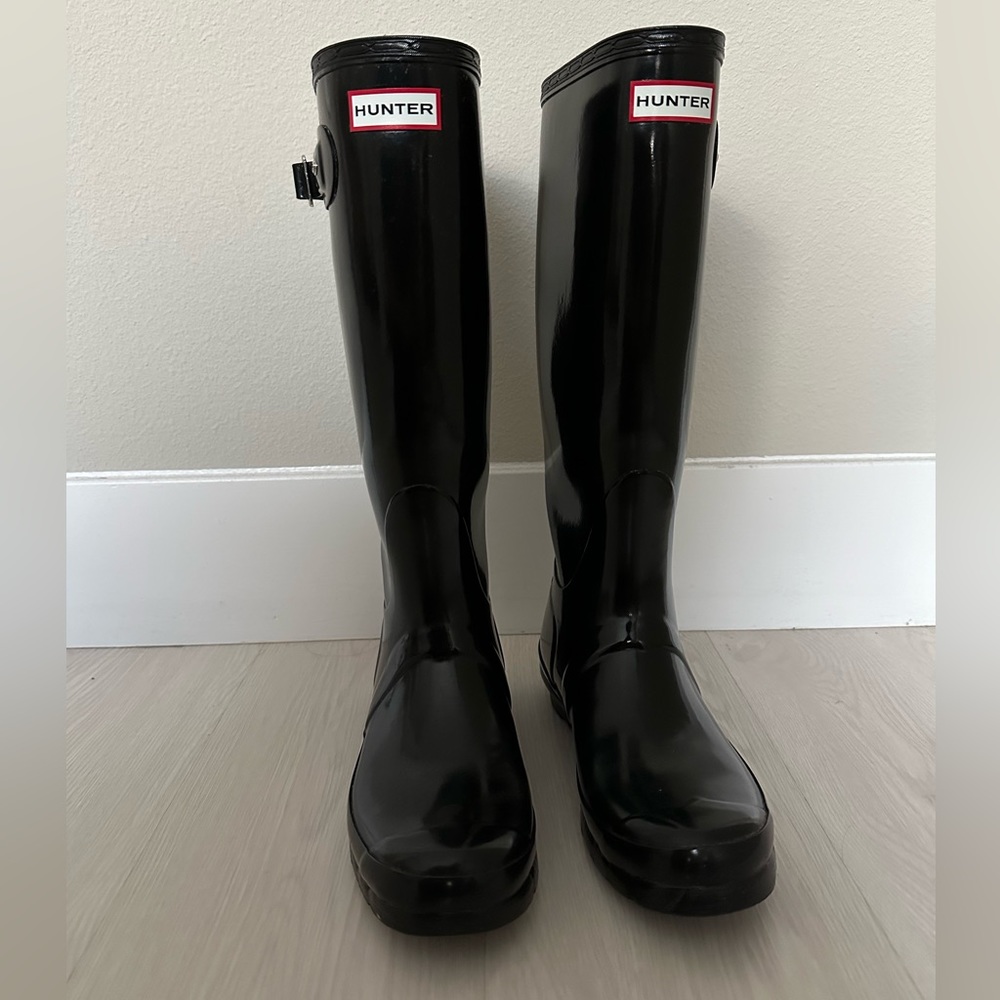 Tall Original Hunter Rain Boots Size 8 Black Gloss - only used 3 times!!